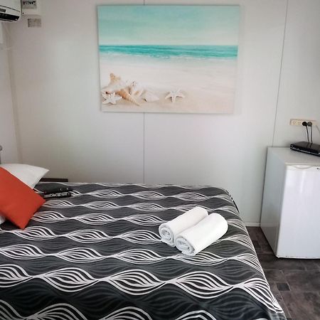 Bushchooks Travellers Village Bororen Zimmer foto